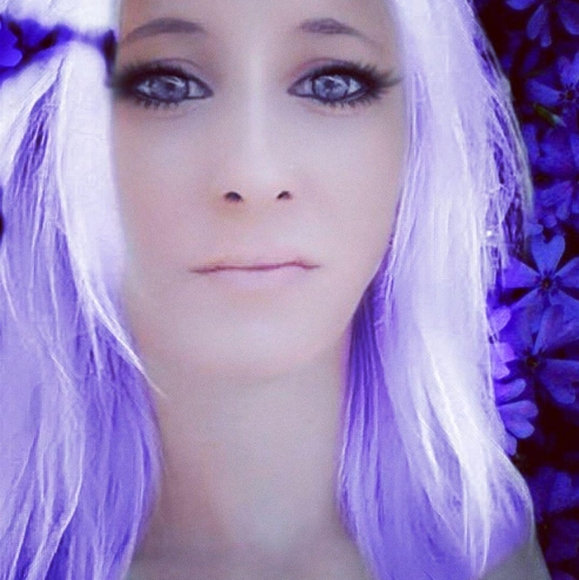 Meet your Posher, Shelly - Picture 1 of 1